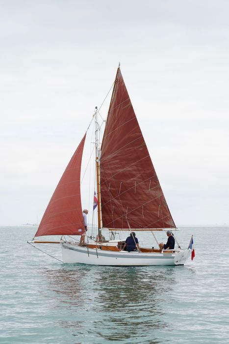 bateau de plaisance : canot, MN 6463, dit 'Petit salé'