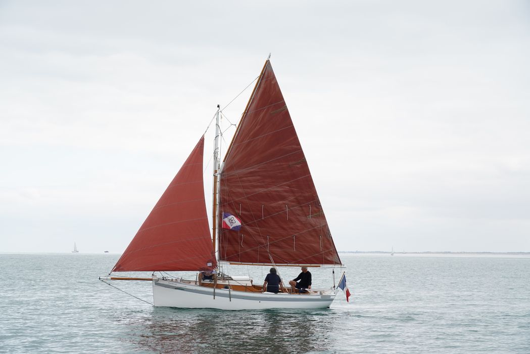 bateau de plaisance : canot, MN 6463, dit 'Petit salé'