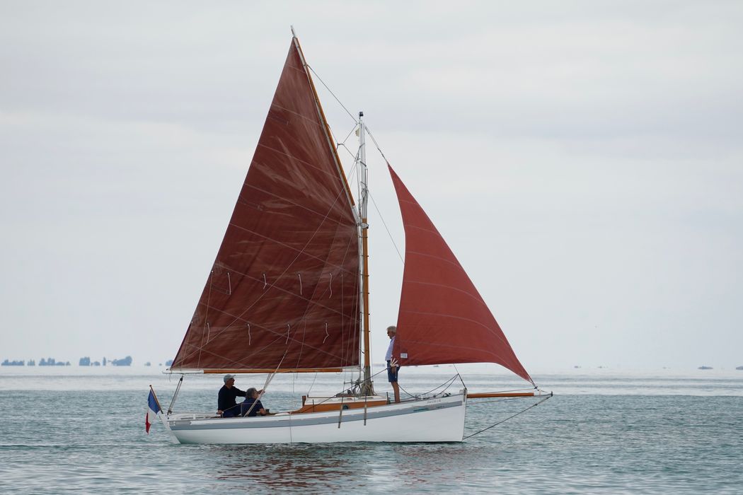 bateau de plaisance : canot, MN 6463, dit 'Petit salé'