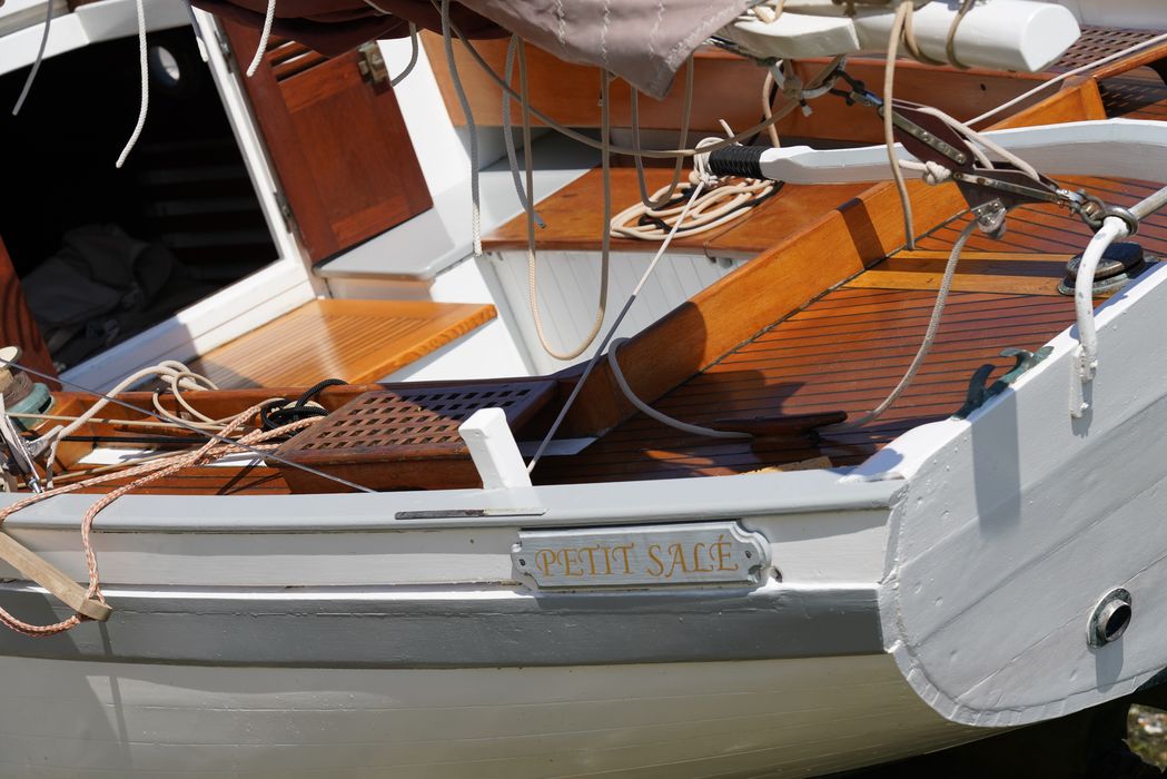 bateau de plaisance : canot, MN 6463, dit 'Petit salé'