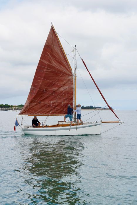 bateau de plaisance : canot, MN 6463, dit 'Petit salé'