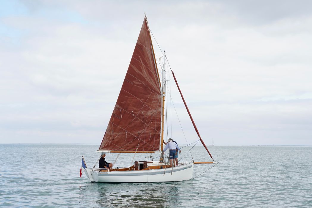 bateau de plaisance : canot, MN 6463, dit 'Petit salé'