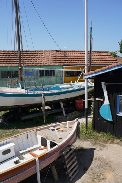bateau Collecteur II, bac ostréicole à cabine arrière