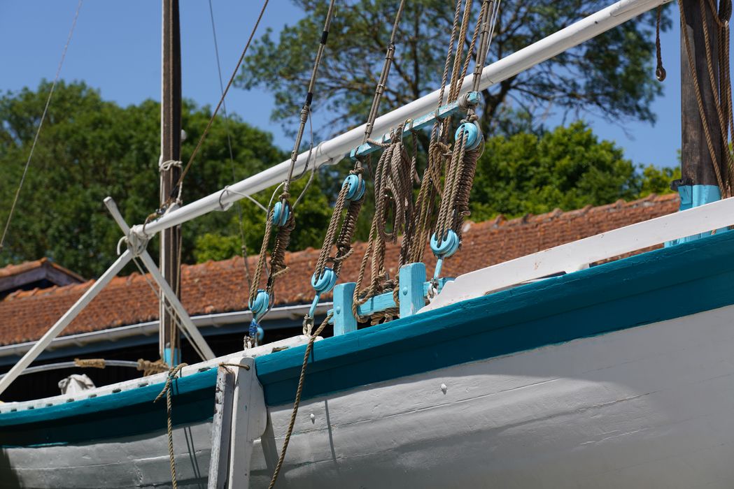 bateau de pêche, sloop mytilicole à dérive dit Notre-Dame-de-la-Clarté (de la baie de l'Aiguillon)