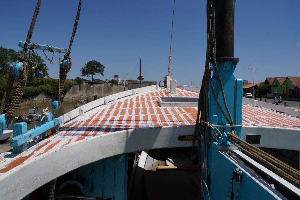 bateau de pêche, sloop mytilicole à dérive dit Notre-Dame-de-la-Clarté (de la baie de l'Aiguillon)