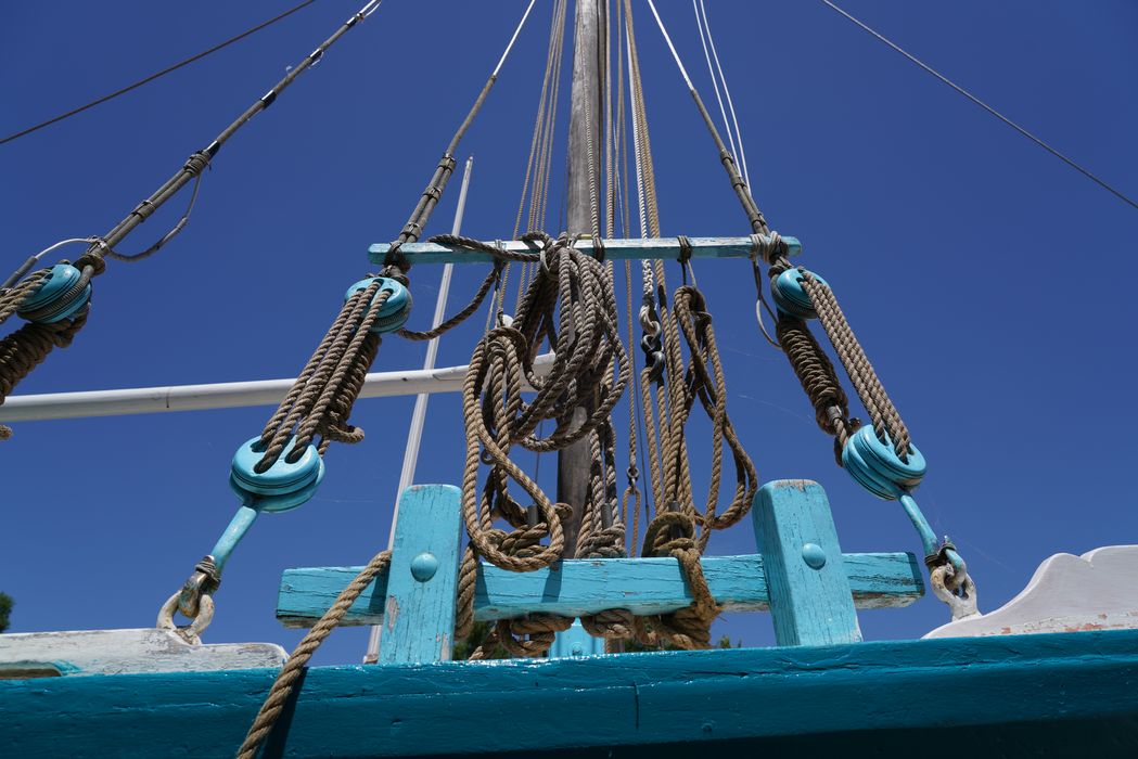 bateau de pêche, sloop mytilicole à dérive dit Notre-Dame-de-la-Clarté (de la baie de l'Aiguillon)