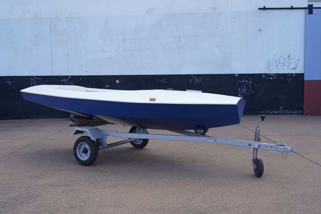 bateau de plaisance : Bambino, dériveur léger de type Moth Suisse
