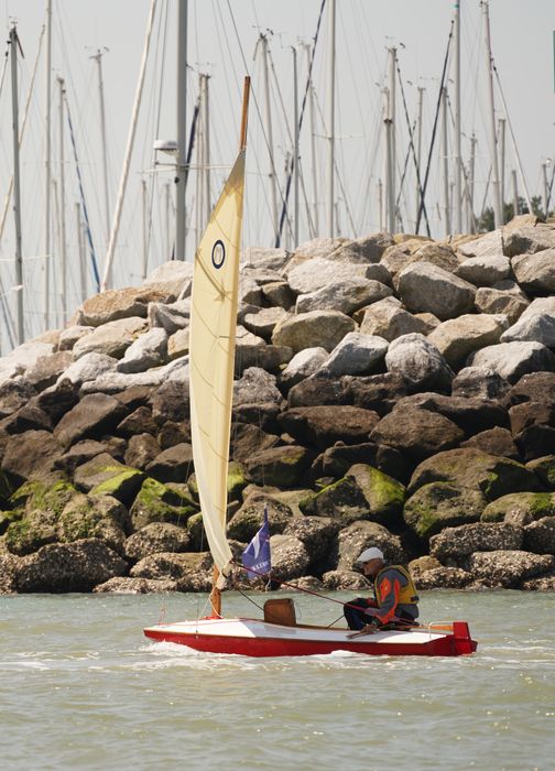 bateau de plaisance : Bikini, dériveur léger solitaire de type Moth Nantais