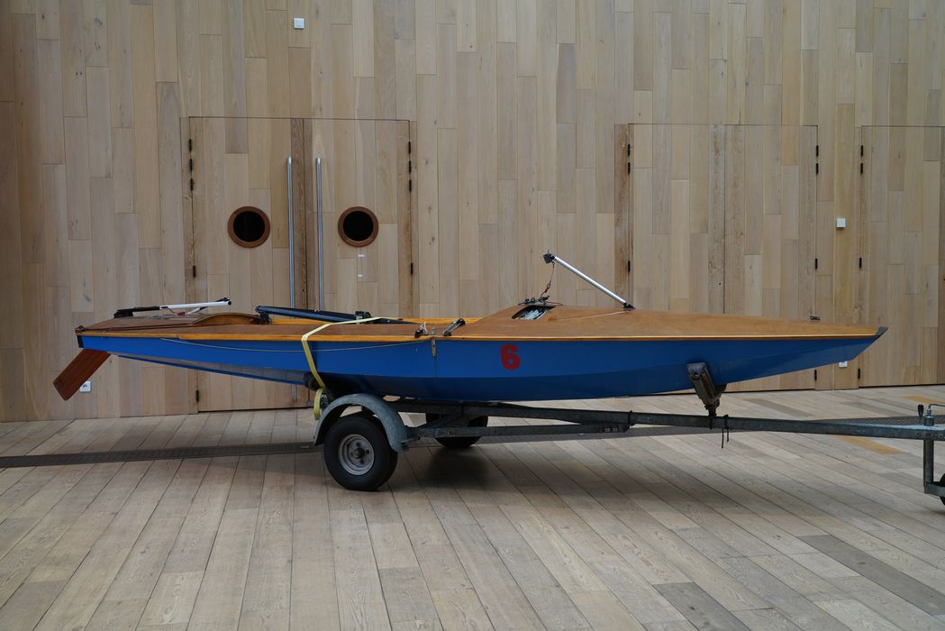 bateau de plaisance : Blue Dog, dériveur léger de type Fireball bleu