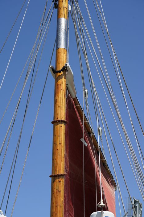 bateau de plaisance : ketch aurique de grande croisière, ex-harenguier (588807 H) dit Notre-Dame-des-Flots