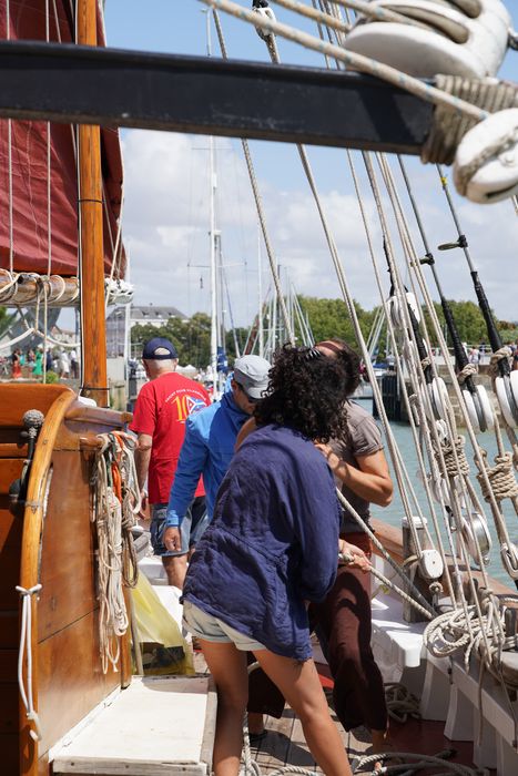 bateau de plaisance : ketch aurique de grande croisière, ex-harenguier (588807 H) dit Notre-Dame-des-Flots