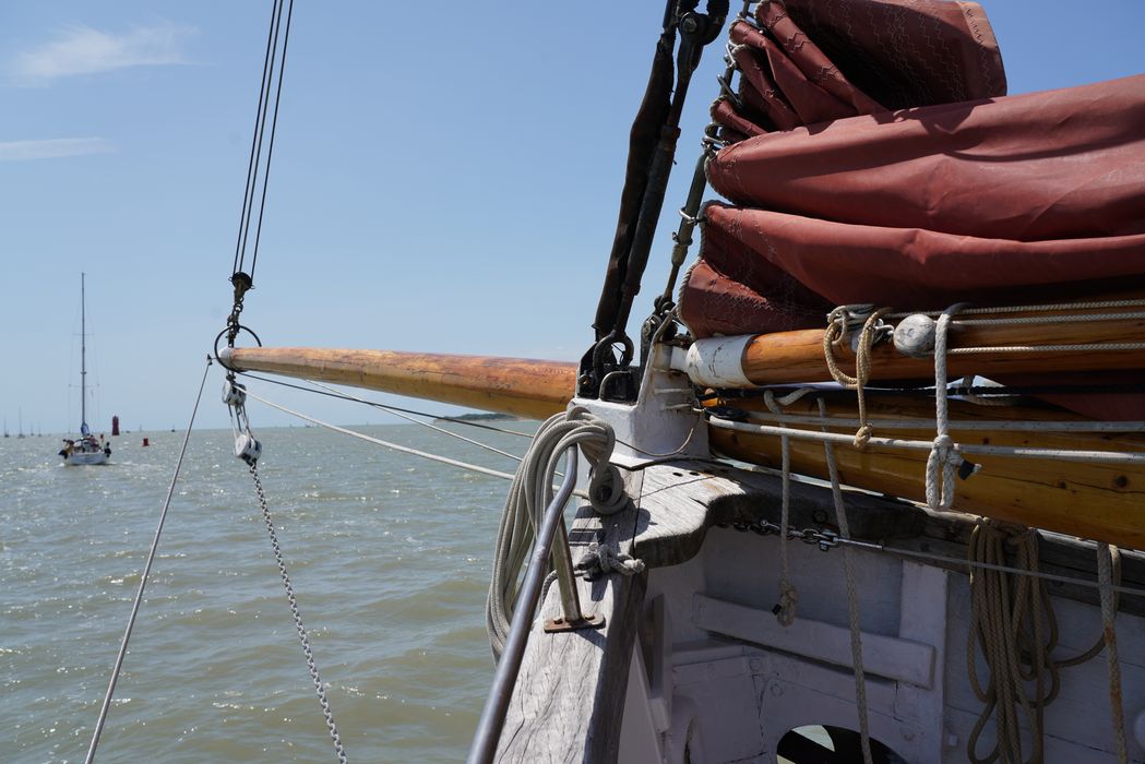 bateau de plaisance : ketch aurique de grande croisière, ex-harenguier (588807 H) dit Notre-Dame-des-Flots