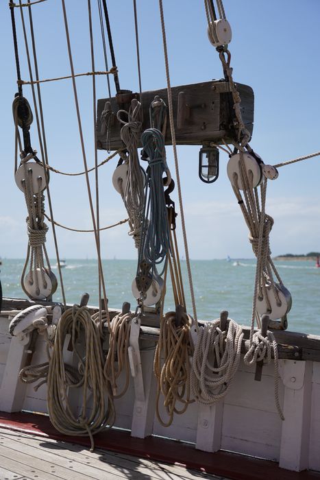 bateau de plaisance : ketch aurique de grande croisière, ex-harenguier (588807 H) dit Notre-Dame-des-Flots