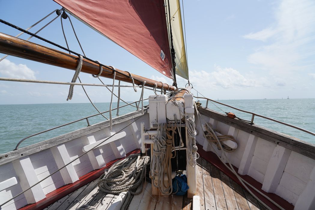 bateau de plaisance : ketch aurique de grande croisière, ex-harenguier (588807 H) dit Notre-Dame-des-Flots