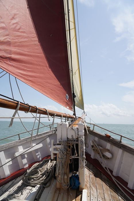 bateau de plaisance : ketch aurique de grande croisière, ex-harenguier (588807 H) dit Notre-Dame-des-Flots