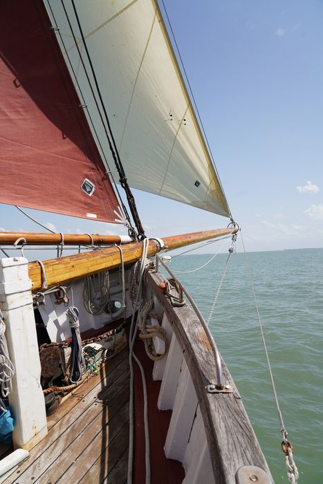 bateau de plaisance : ketch aurique de grande croisière, ex-harenguier (588807 H) dit Notre-Dame-des-Flots