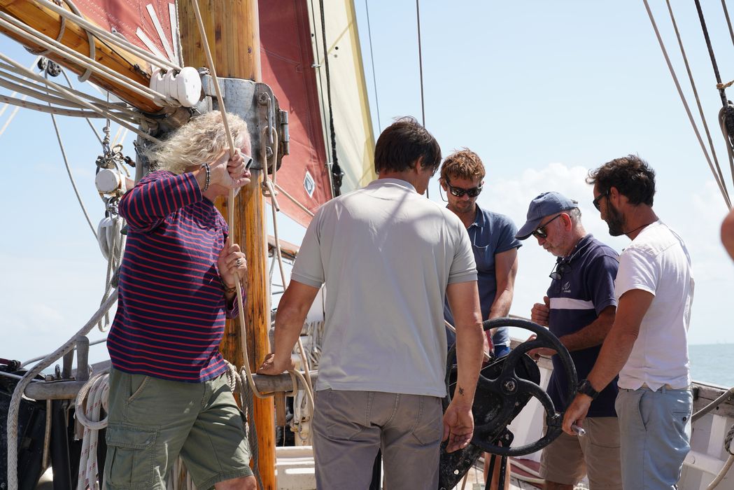 bateau de plaisance : ketch aurique de grande croisière, ex-harenguier (588807 H) dit Notre-Dame-des-Flots