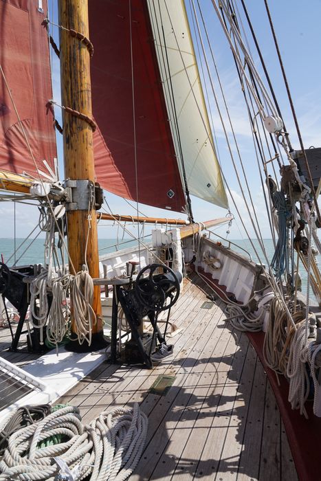 bateau de plaisance : ketch aurique de grande croisière, ex-harenguier (588807 H) dit Notre-Dame-des-Flots