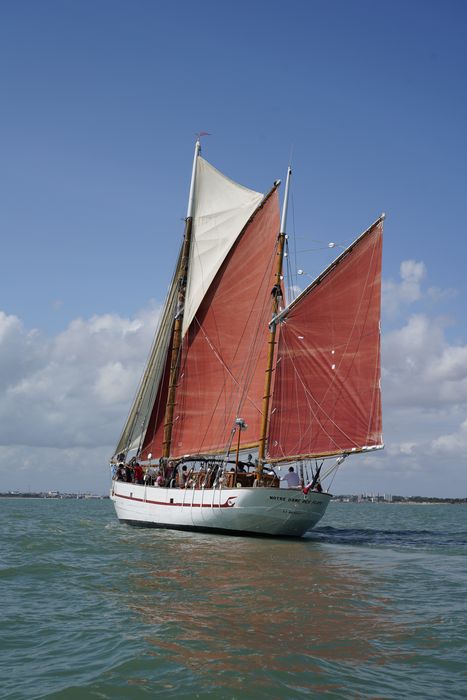 bateau de plaisance : ketch aurique de grande croisière, ex-harenguier (588807 H) dit Notre-Dame-des-Flots