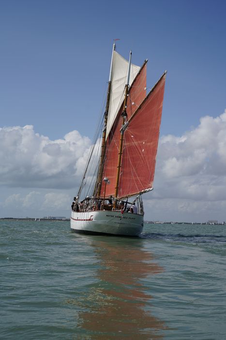 bateau de plaisance : ketch aurique de grande croisière, ex-harenguier (588807 H) dit Notre-Dame-des-Flots