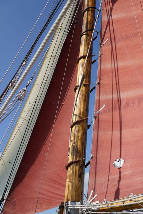 bateau de plaisance : ketch aurique de grande croisière, ex-harenguier (588807 H) dit Notre-Dame-des-Flots