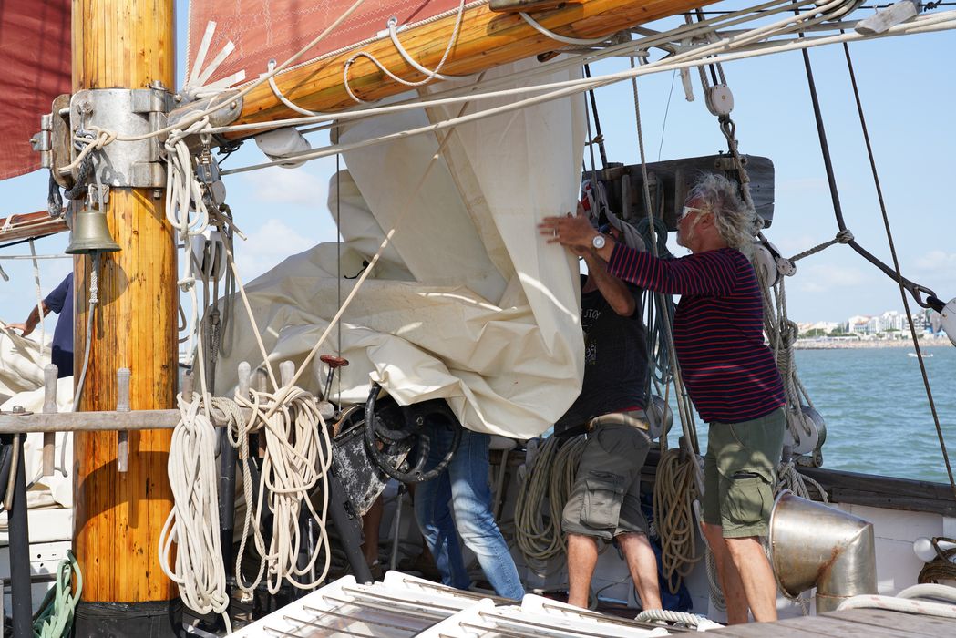 bateau de plaisance : ketch aurique de grande croisière, ex-harenguier (588807 H) dit Notre-Dame-des-Flots