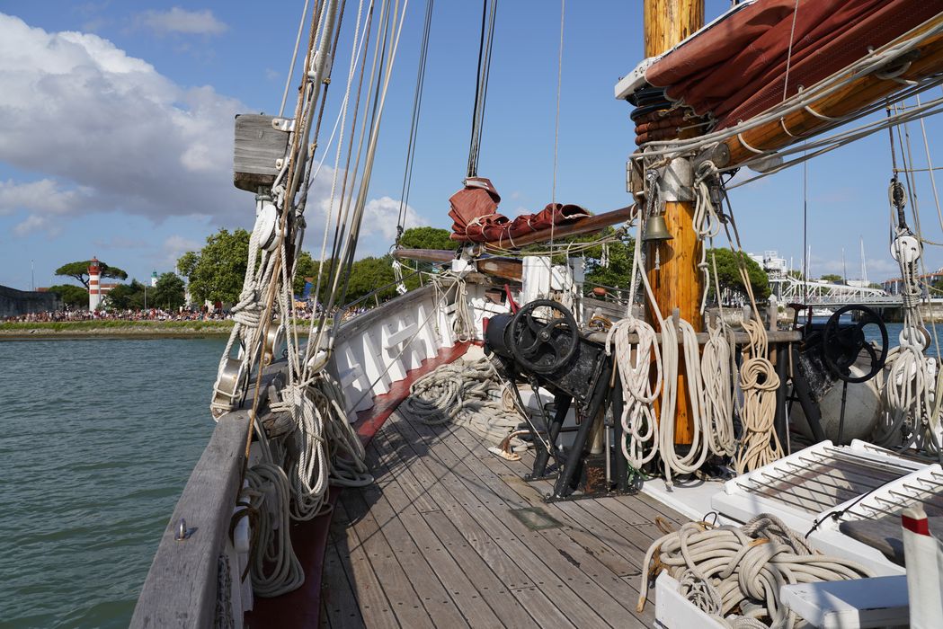 bateau de plaisance : ketch aurique de grande croisière, ex-harenguier (588807 H) dit Notre-Dame-des-Flots