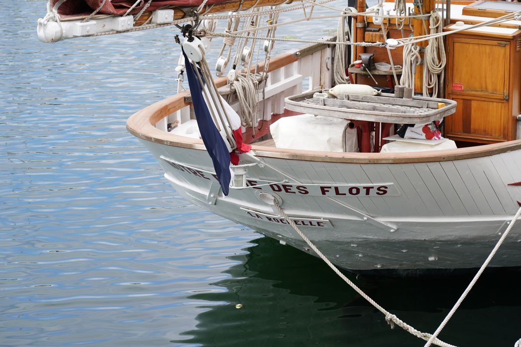 bateau de plaisance : ketch aurique de grande croisière, ex-harenguier (588807 H) dit Notre-Dame-des-Flots