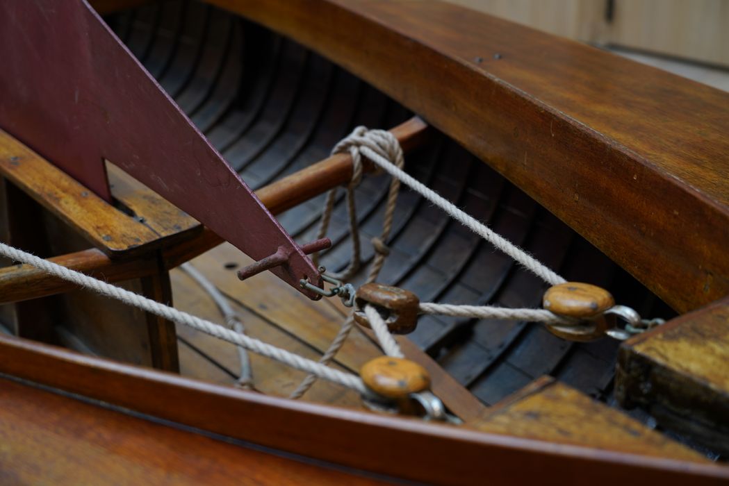 bateau de plaisance : Mitrandir, dériveur de type yole olympique