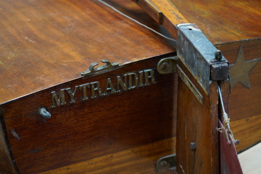 bateau de plaisance : Mitrandir, dériveur de type yole olympique