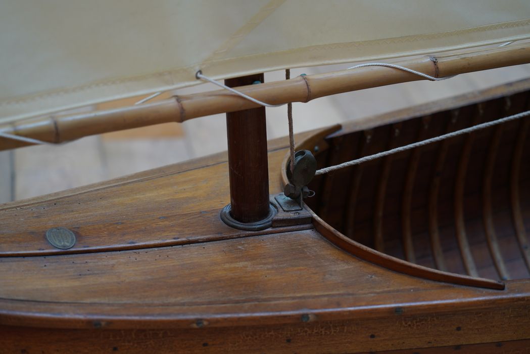 bateau de plaisance : Pingoin, canoë à voile de type Canadien