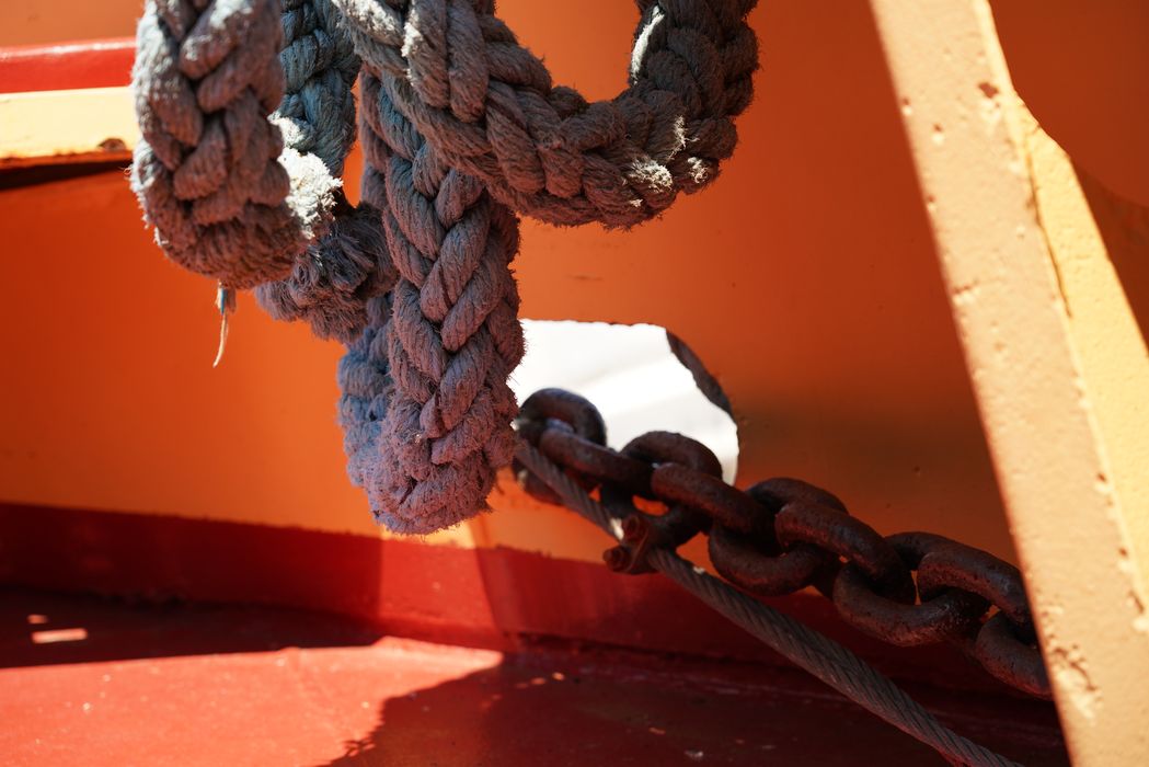 bateau de service : remorqueur portuaire et de haute mer dit Le Saint Gilles
