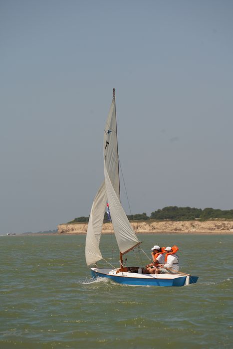bateau de plaisance : bateau sans nom, dériveur de type Snipe, dériveur léger de type Snype