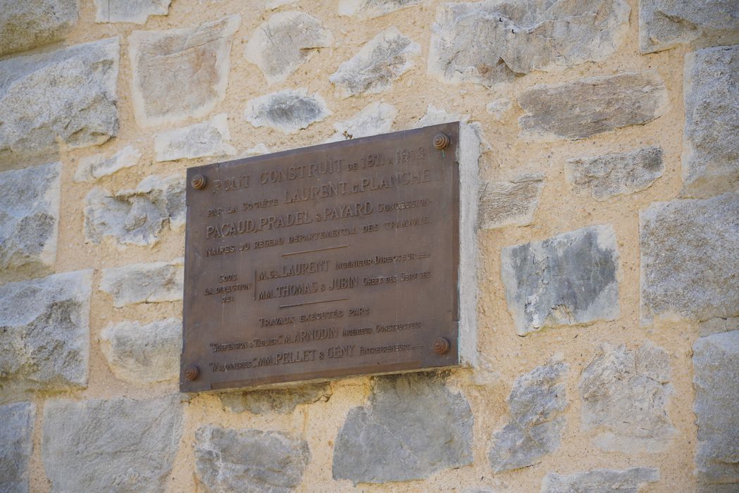 détail de la plaque commémorative
