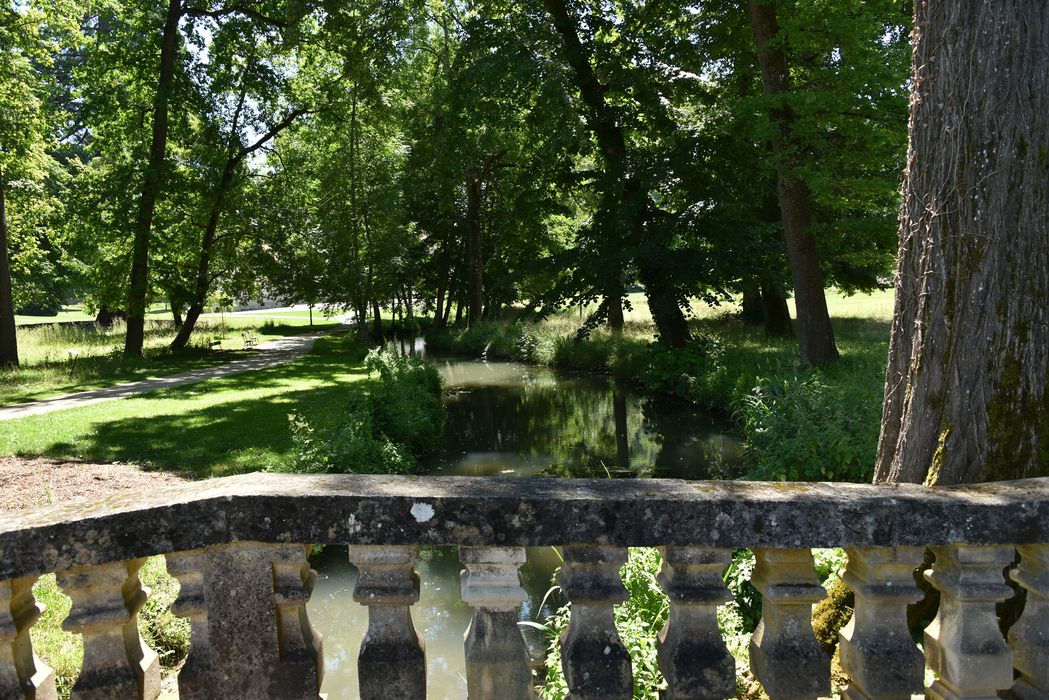 pont sur le canal