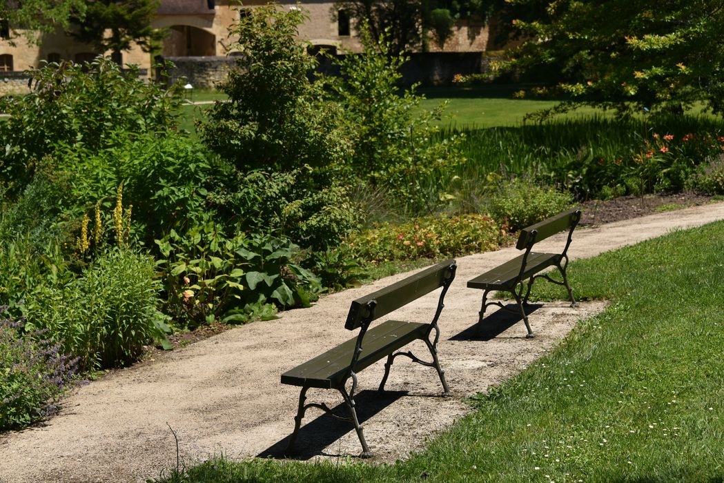 deux bancs