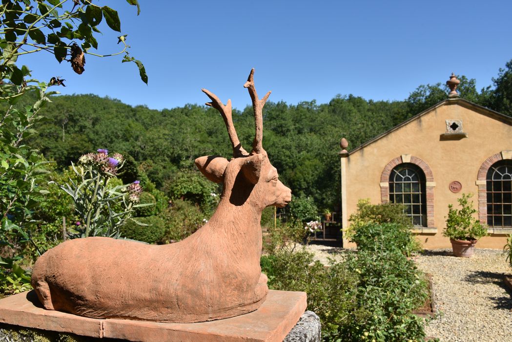 sculpture : cervidé