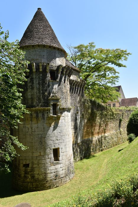 tours et fossé, façade Ouest