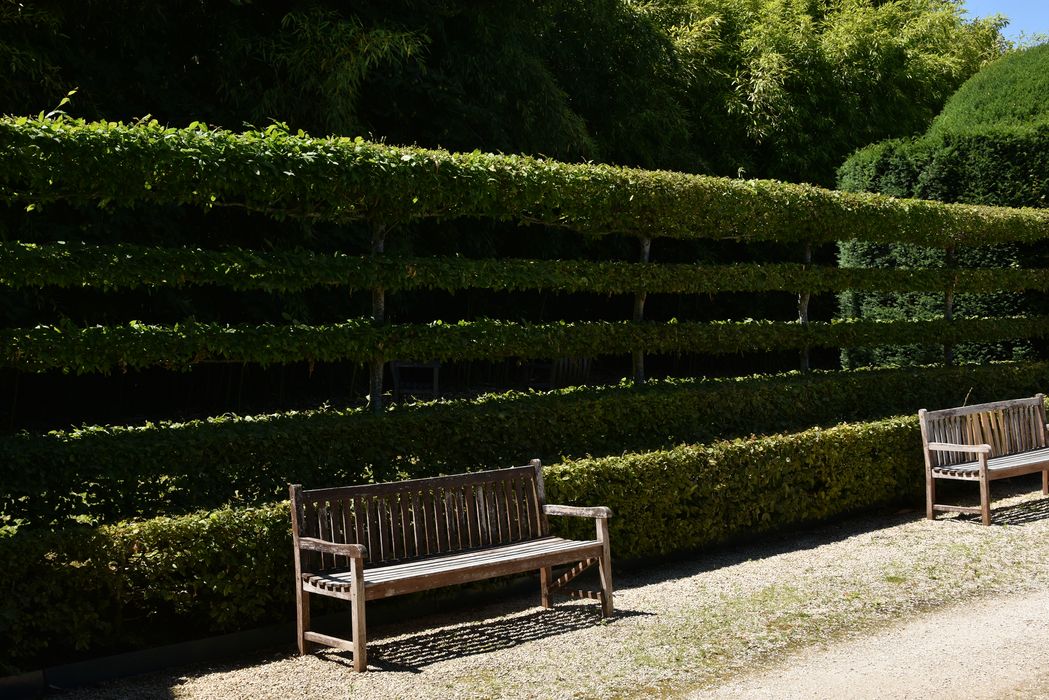 broderies (art topiaire), mobilier de jardin