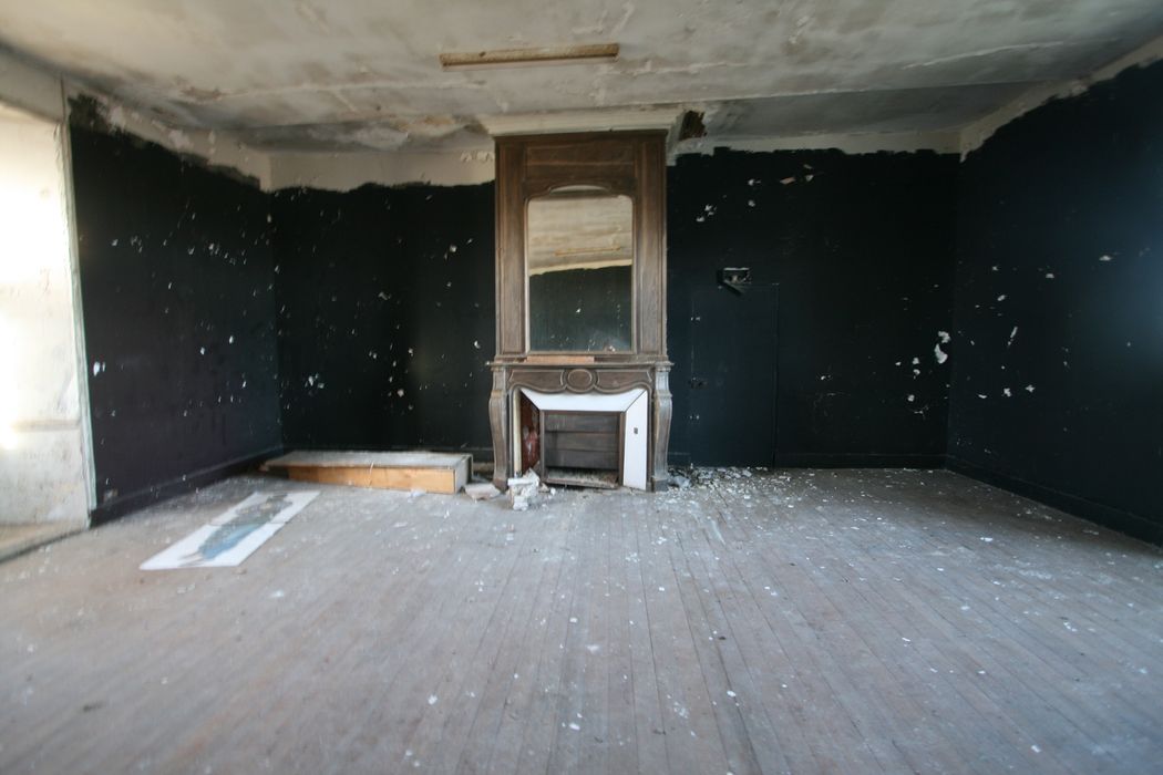 2e étage, cheminée