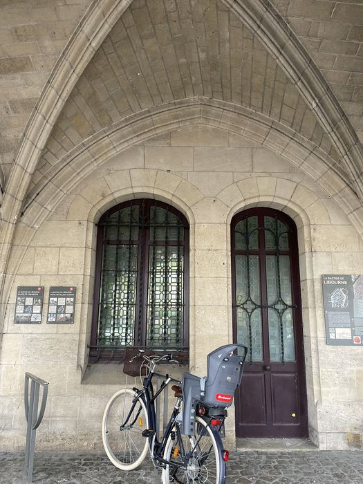 galerie sur rue, vue partielle