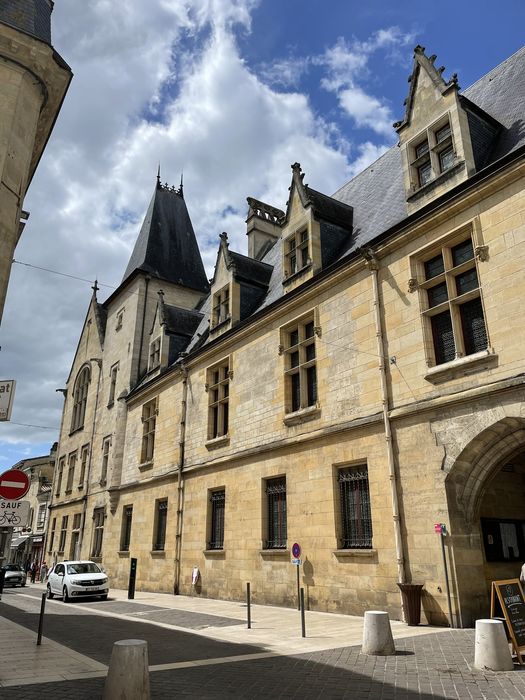ensemble sud-est sur la rue Jules Ferry