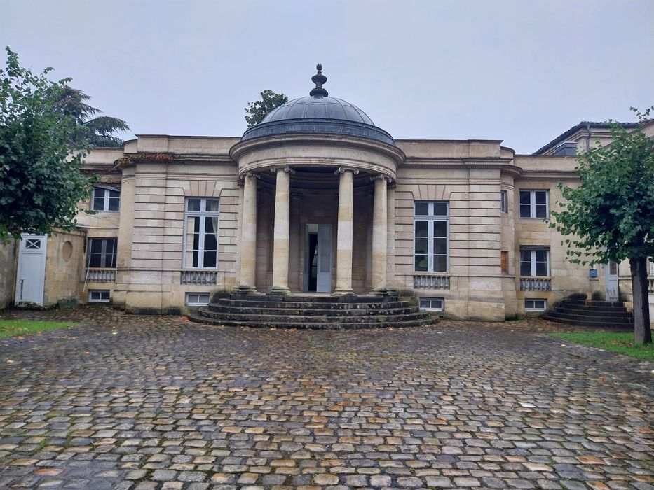 façade sur la cour d’honneur