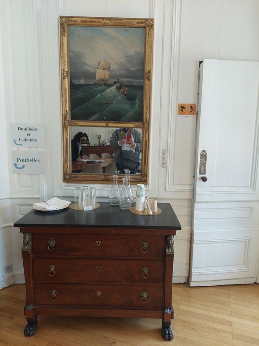 vue partielle du mobilier