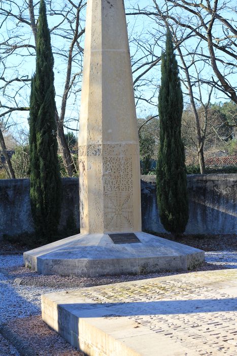 vue partielle du monument