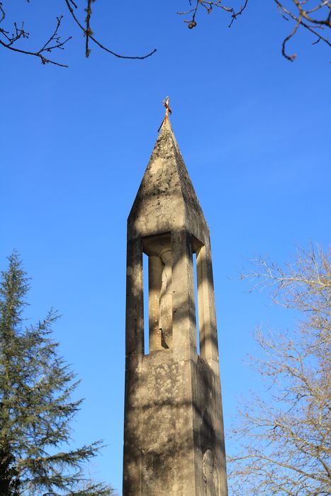 vue partielle du monument