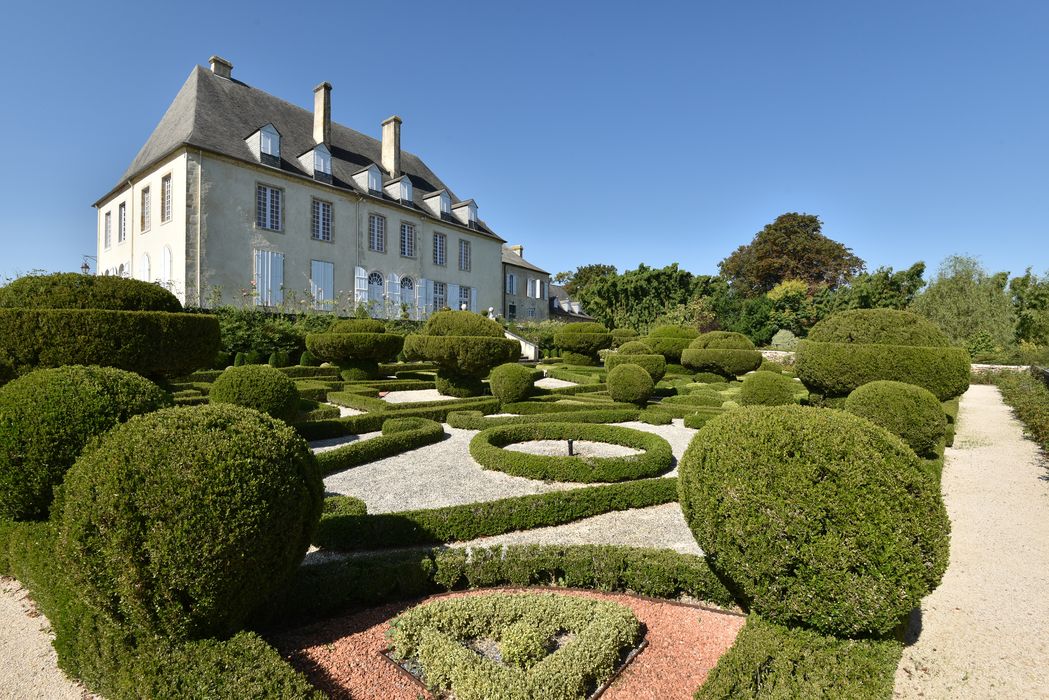 parterre, bordures (art topiaire), vue Nord-Est du château