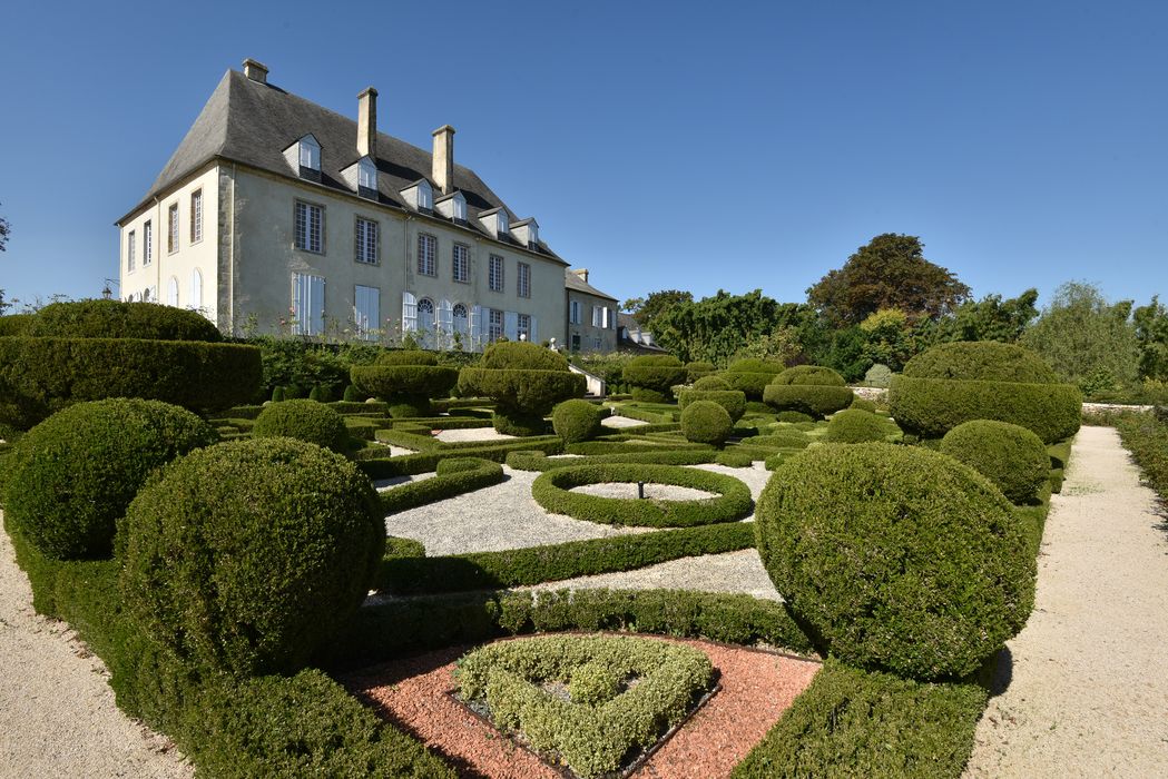 parterre, bordures (art topiaire), vue Nord-Est du château
