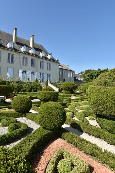 parterre, bordures (art topiaire), vue Nord-Est du château