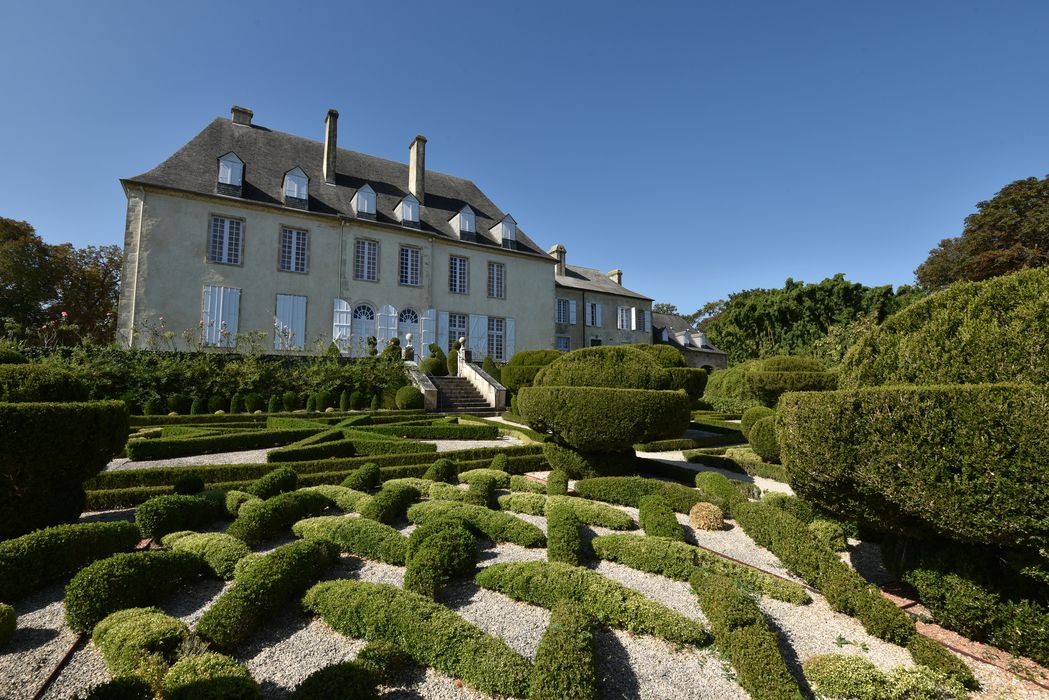 parterre, bordures (art topiaire), vue Nord-Est du château